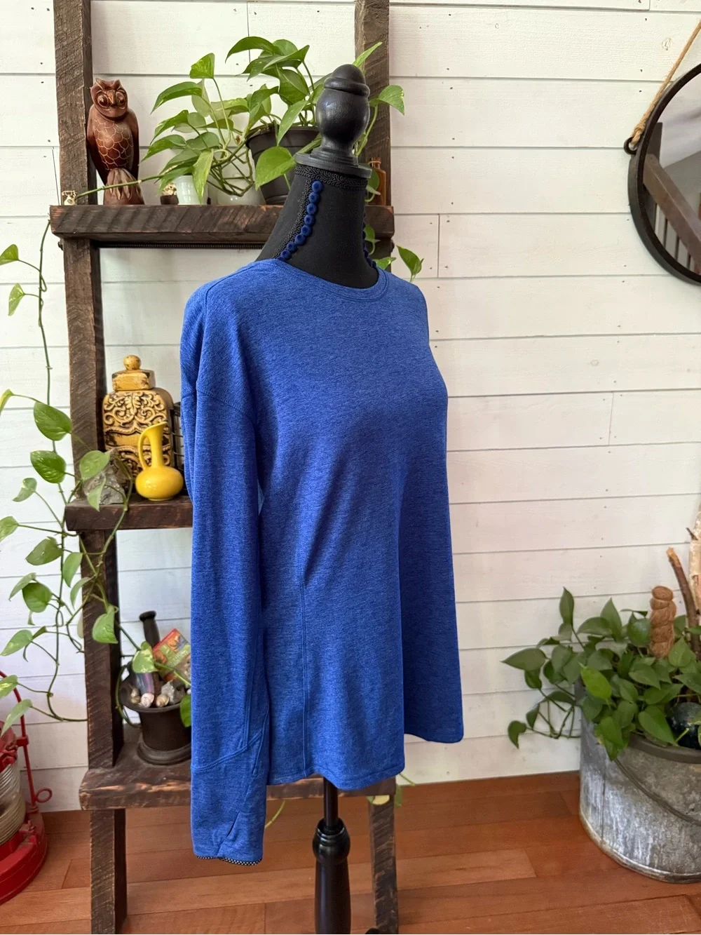 Avia: Classic Long-Sleeve Athletic Crewneck Top - Blue with Thumb Holes